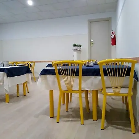Aros מלון רימיני